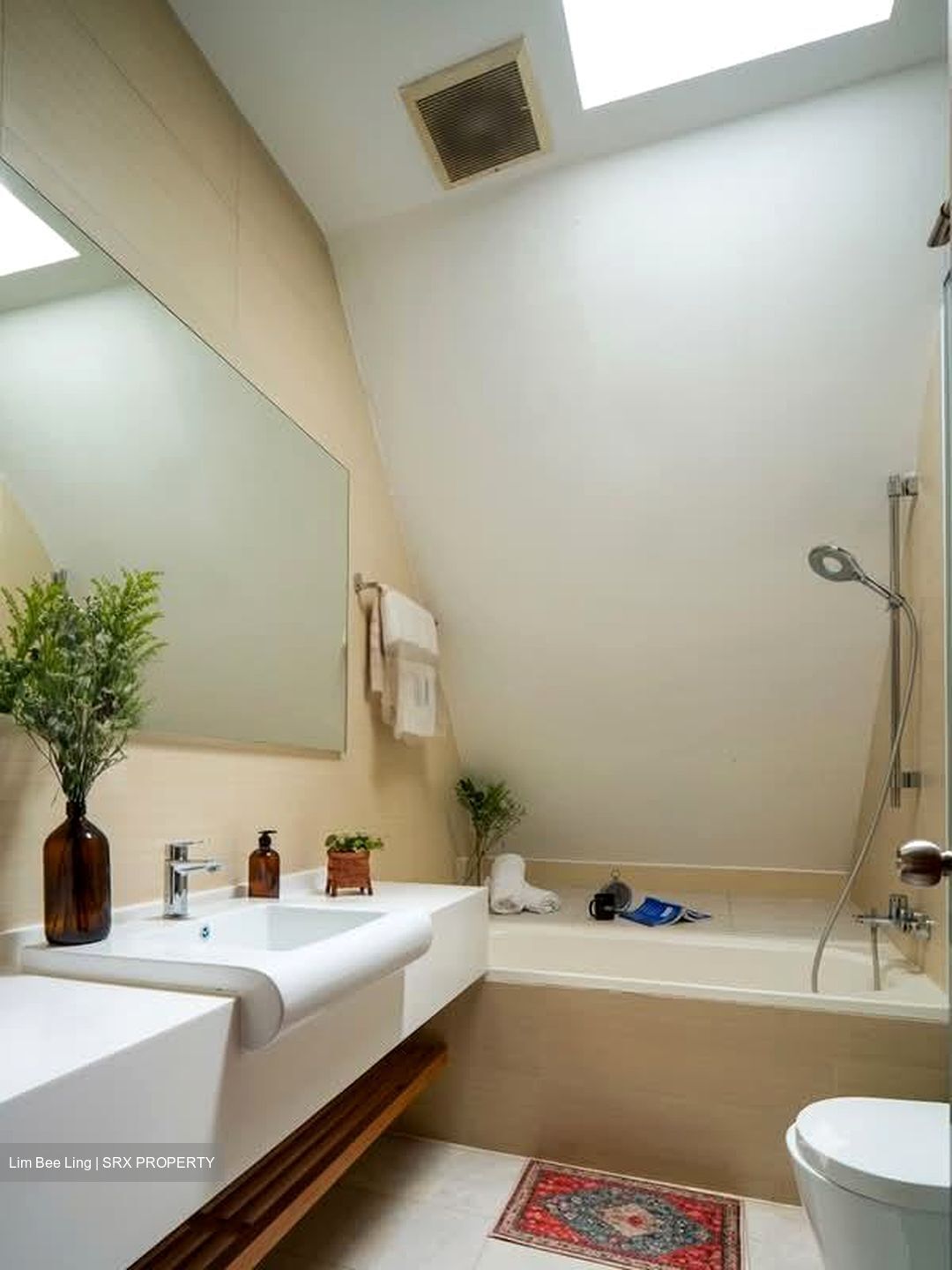 Sturdee Road (D8), Semi-Detached #581296441